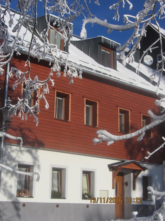 Apartmany Na Namesti Boží Dar Extérieur photo