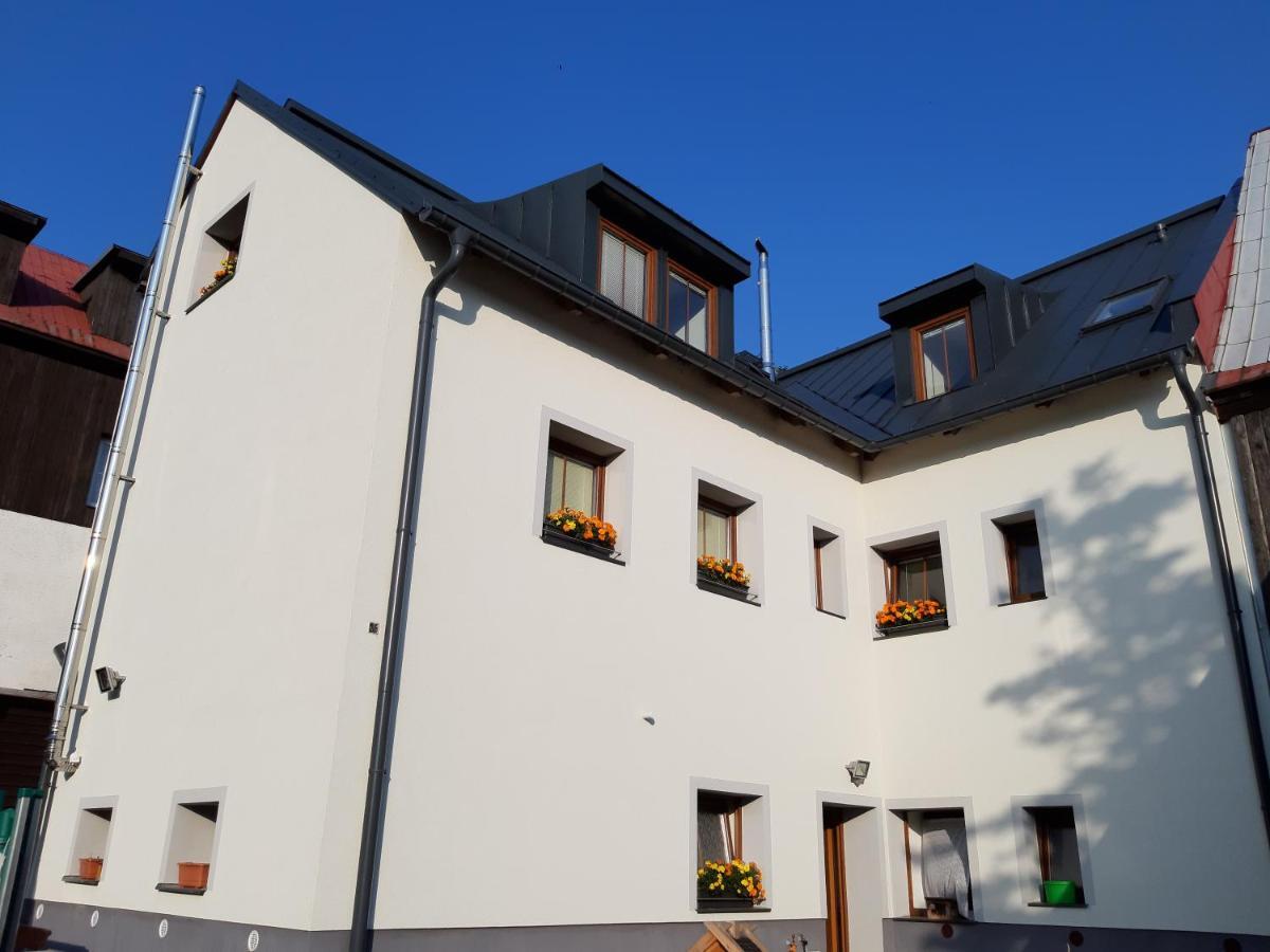 Apartmany Na Namesti Boží Dar Extérieur photo